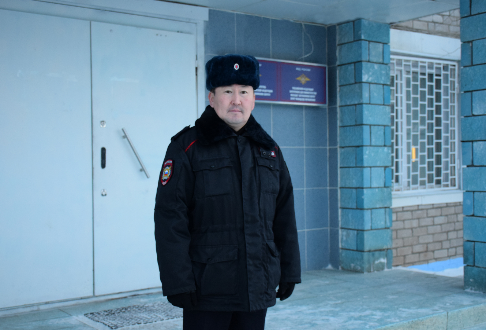 В Ненецком автономном округе сотрудник полиции предотвратил пожар в доме и спас хозяина