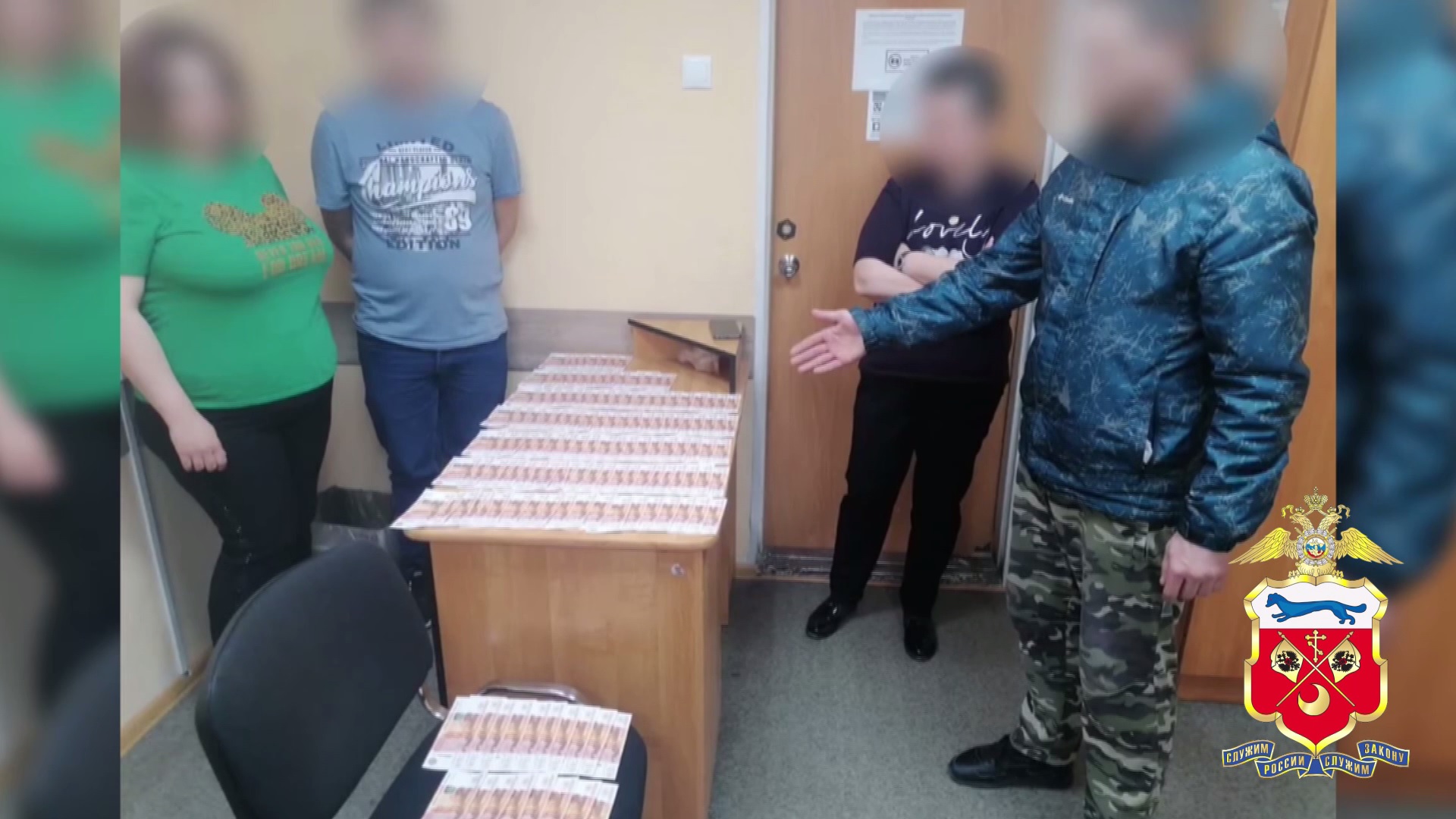 Полицией Оренбурга задержан грабитель, похитивший рассыпанные потерпевшей на землю 715 тысяч рублей