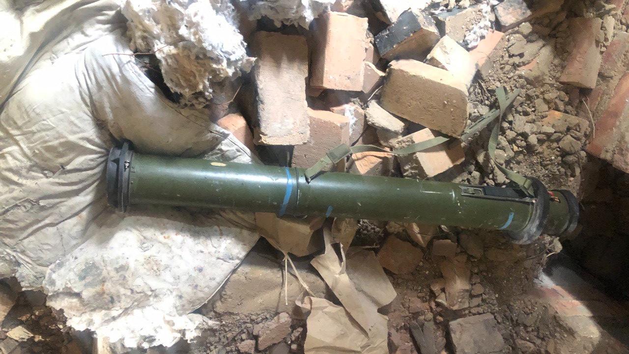 Полицейские Запорожской области нашли в печи заброшенного дома гранатомёт и почти 16 000 патронов