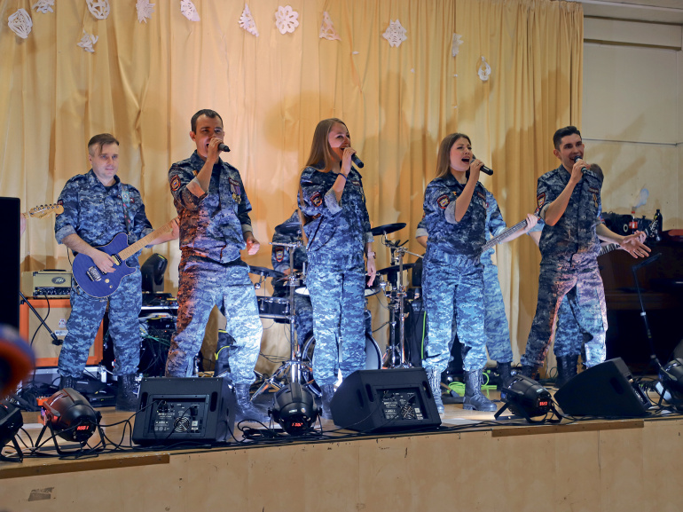 В беде и радости
