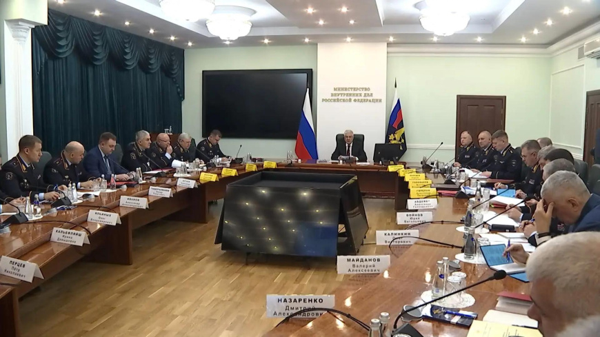 Владимир Колокольцев провел заседание, посвященное противодействию криминализации несовершеннолетних