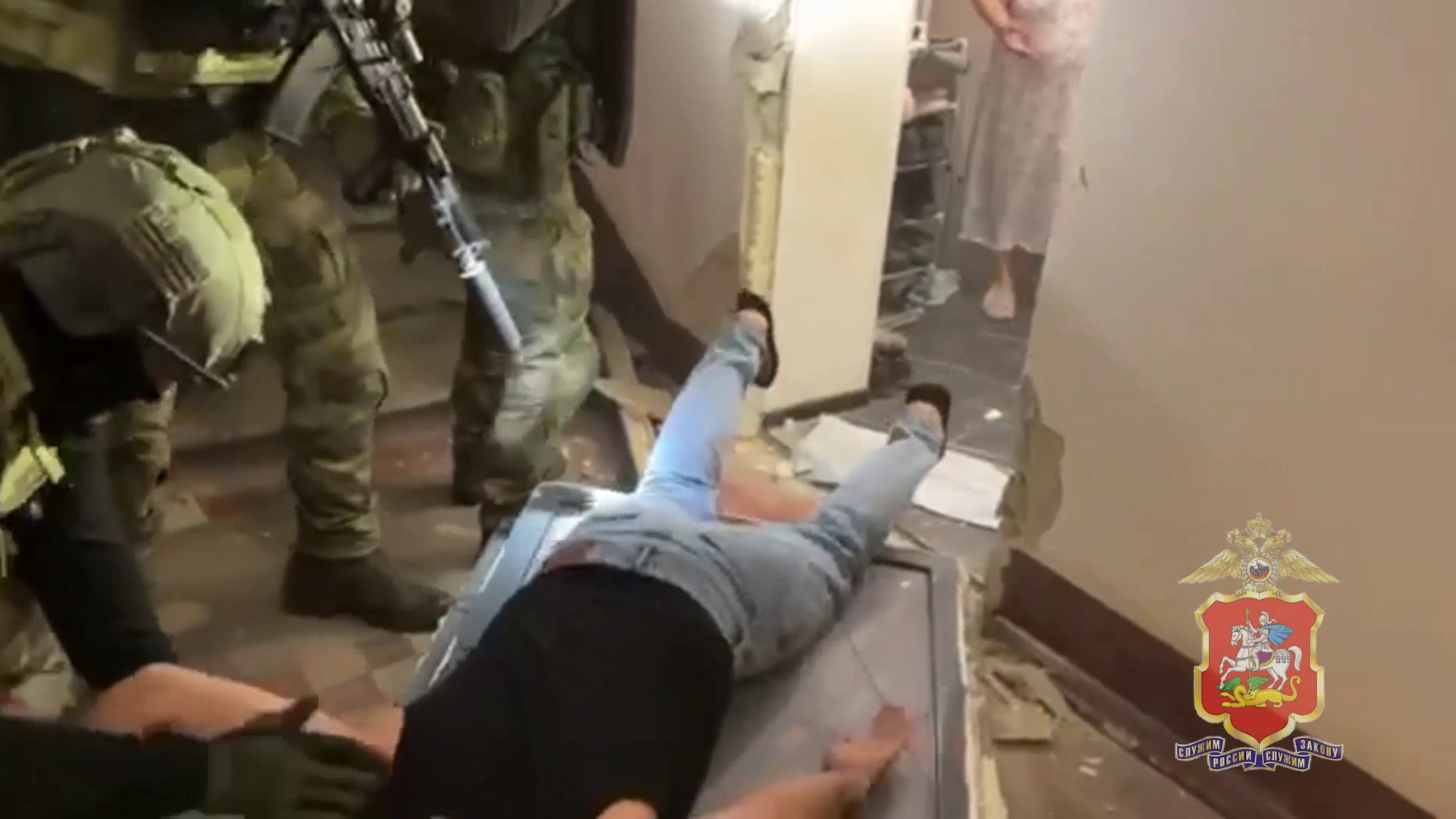 Участники этнической группы задержаны полицией за разбой и вымогательство в подмосковных Мытищах