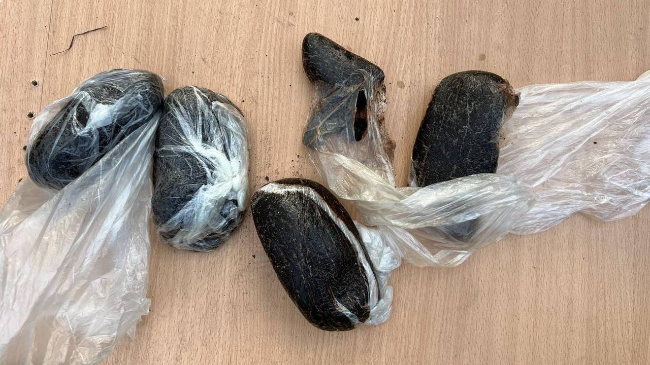 Более 2,1 кг спайса изъяли оренбургские полицейские у наркозакладчика