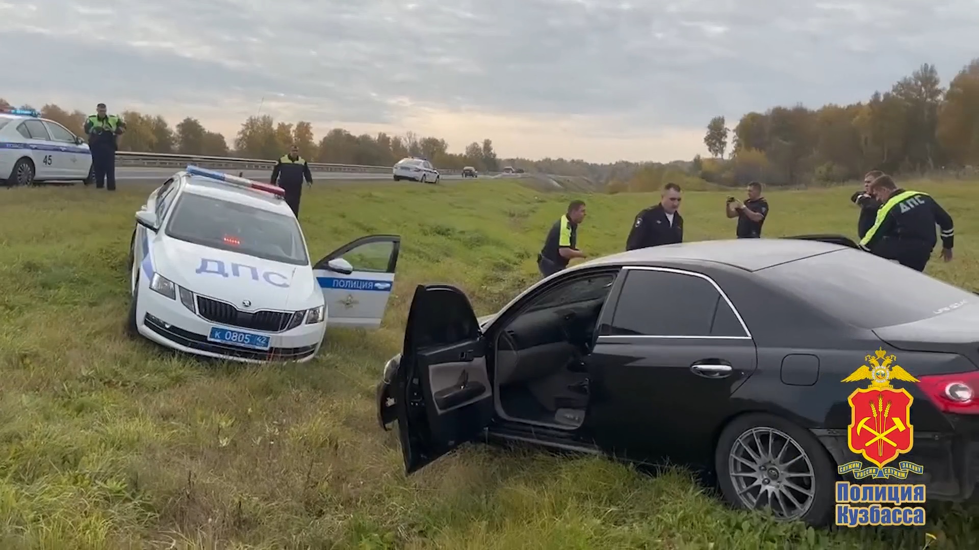 Полиция Кузбасса составила на задержанного лихача 26 протоколов за нарушения правил дорожного движения