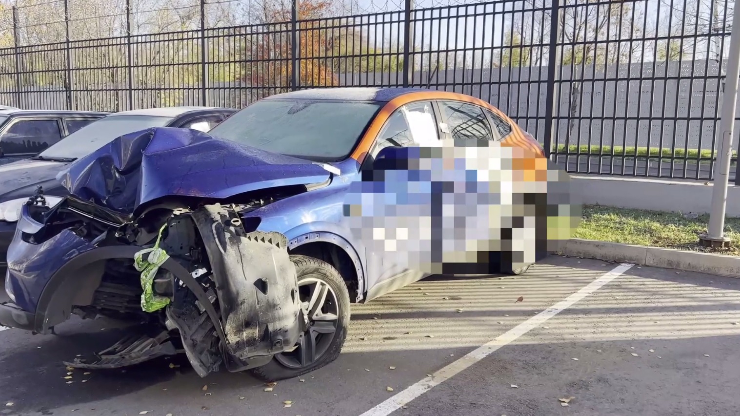 Полицейские задержали москвича, который угнал и разбил каршеринговый автомобиль
