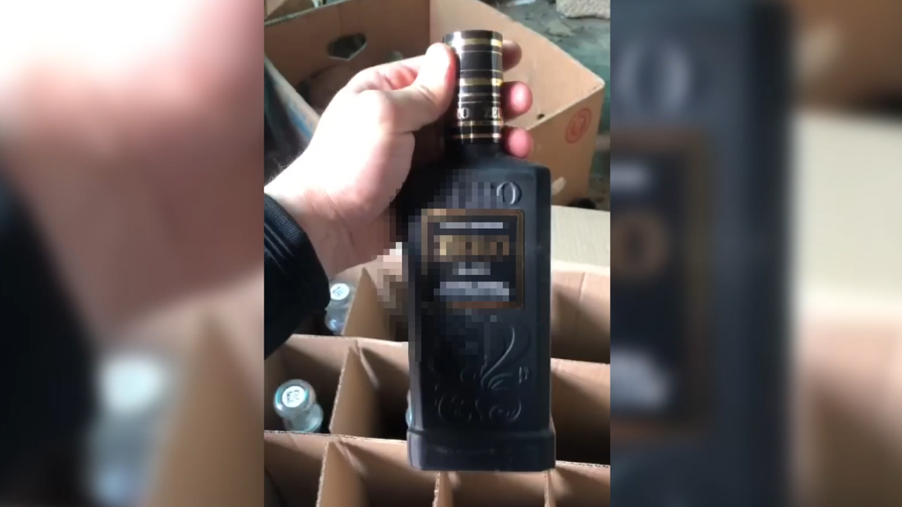 На Ставрополье полицейские изъяли из магазина свыше 1,7 тысячи бутылок контрафактного алкоголя