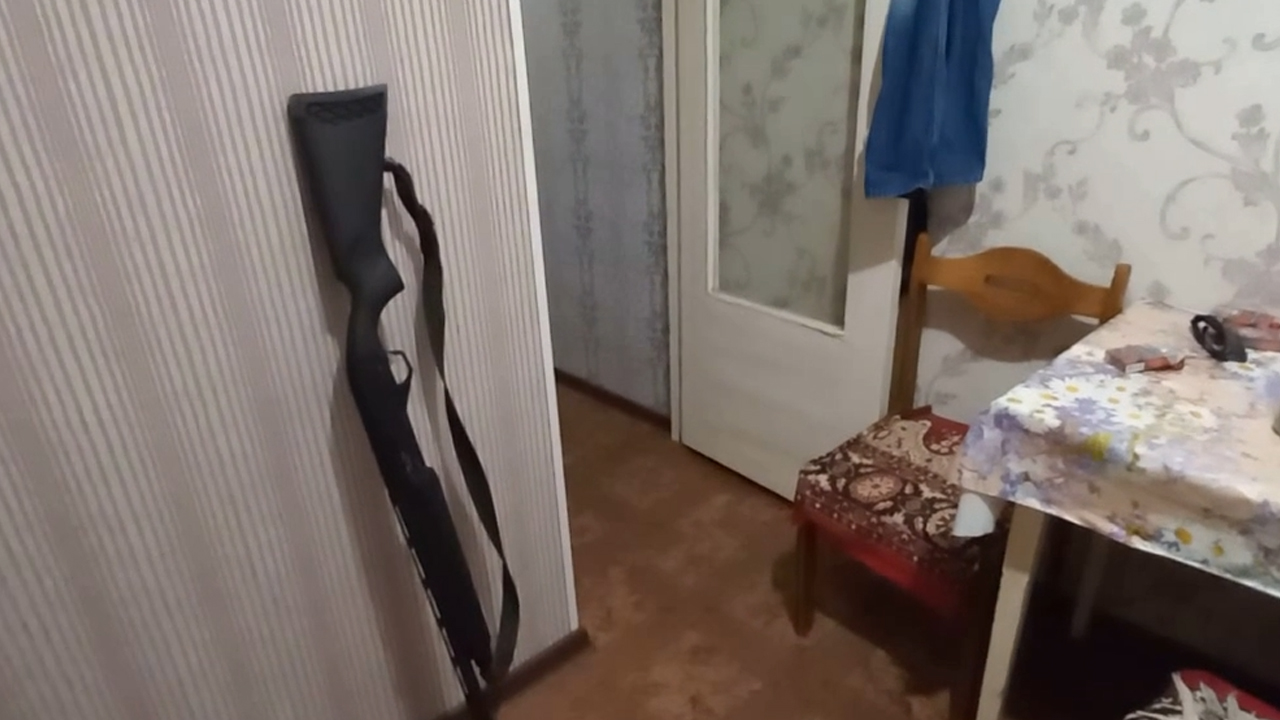 В Югре полицейские задержали мужчину, стрелявшего из окна многоквартирного дома