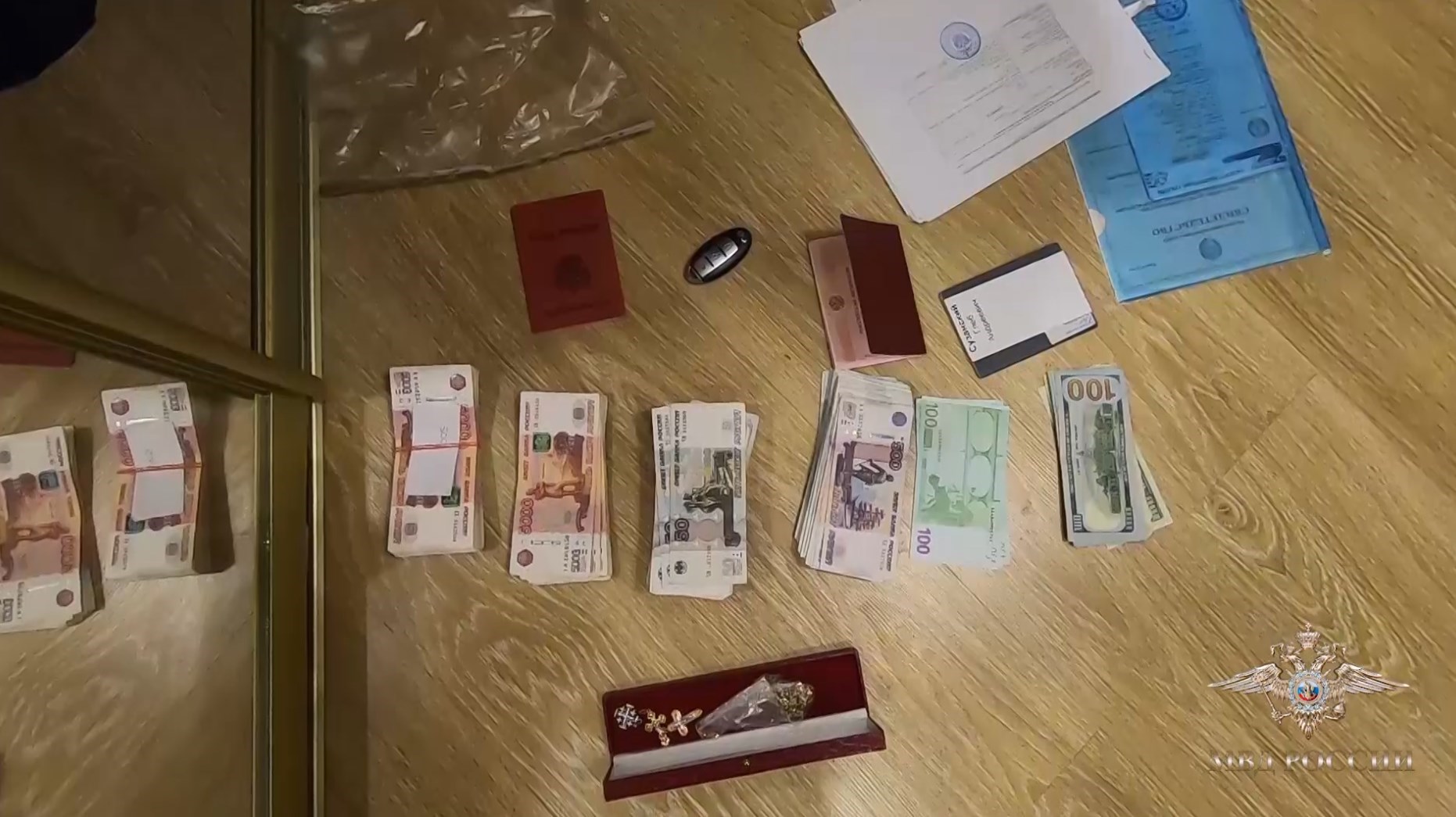 В Санкт-Петербурге полицейскими выявлена группа аферистов, обманывавших пенсионеров
