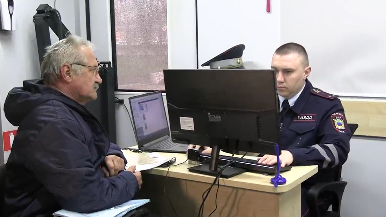 В Луганской Народной Республике проходят выездные приёмы по оказанию госуслуг для автомобилистов
