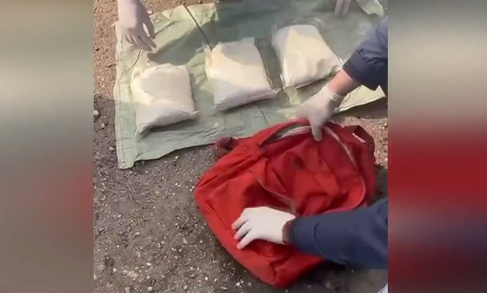 Новгородская полиция задержала наркокурьера, ехавшего из Петербурга в Москву с 3 кг «синтетики»