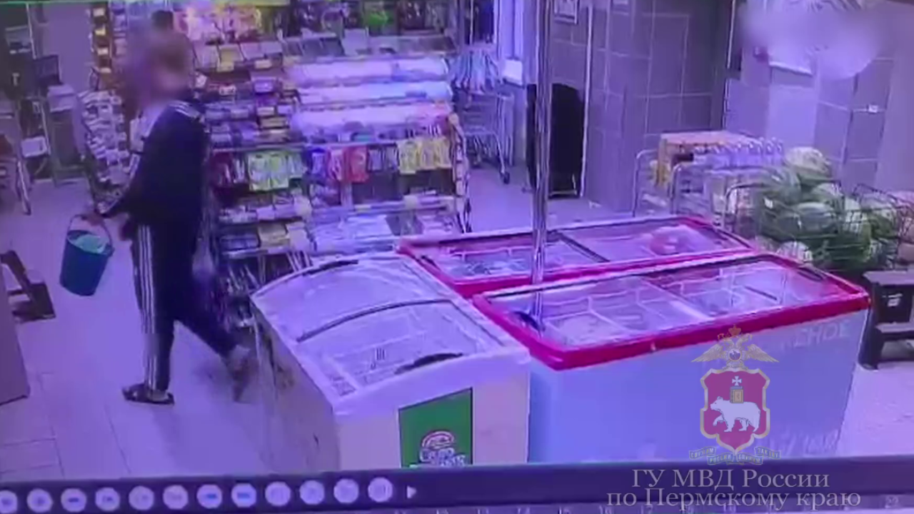 Наркозависимого грабителя, угрожавшего сотруднице магазина шприцем, задержали полицейские Перми