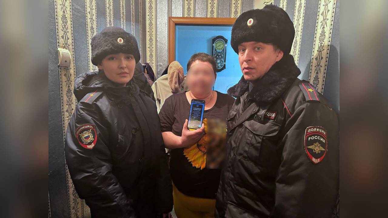 В Башкирии участковые уполномоченные полиции предотвратили обман 45-летней работницы кафе