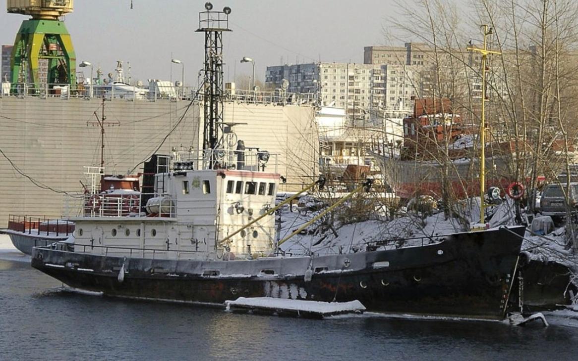 Один из руководителей красноярской рыболовецкой компании ожидает суда за растрату 27-метрового судна
