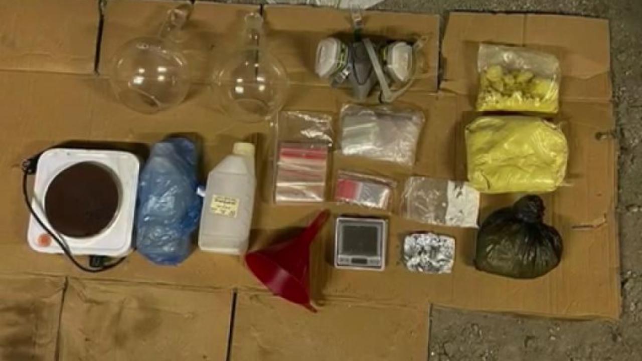 Полицейские задержали подозреваемого в организации нарколаборатории в гараже на западе Москвы