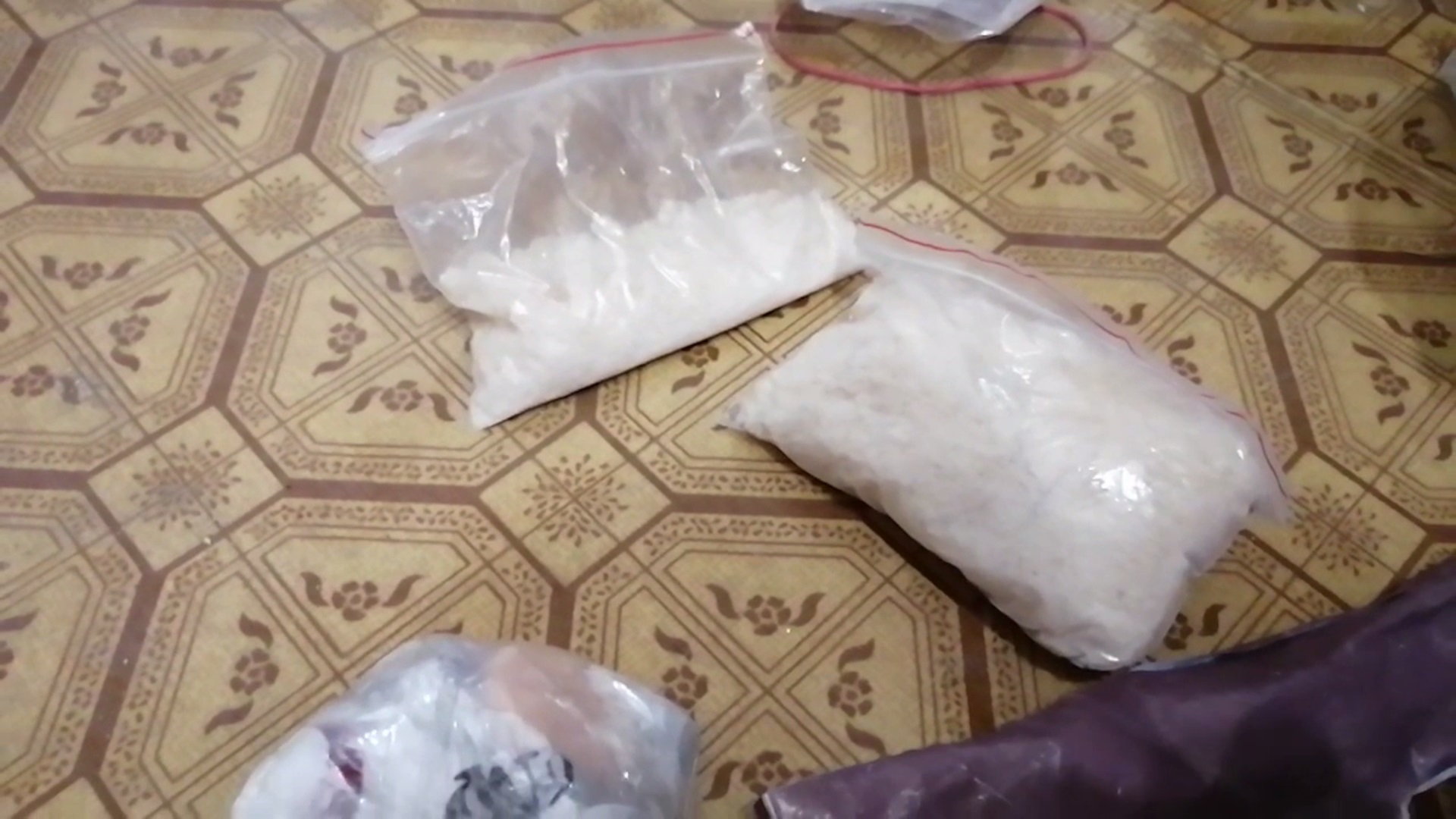 В Тюмени полицейские изъяли из незаконного оборото более 400 разовых доз «синтетики»