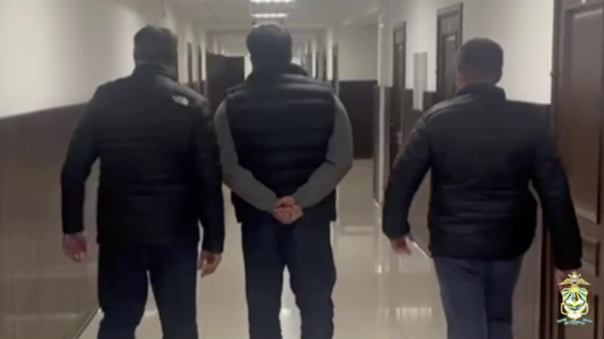 Полиция Ингушетии задержала в Москве мужчину, открывшего стрельбу вблизи АЗС у села Яндаре