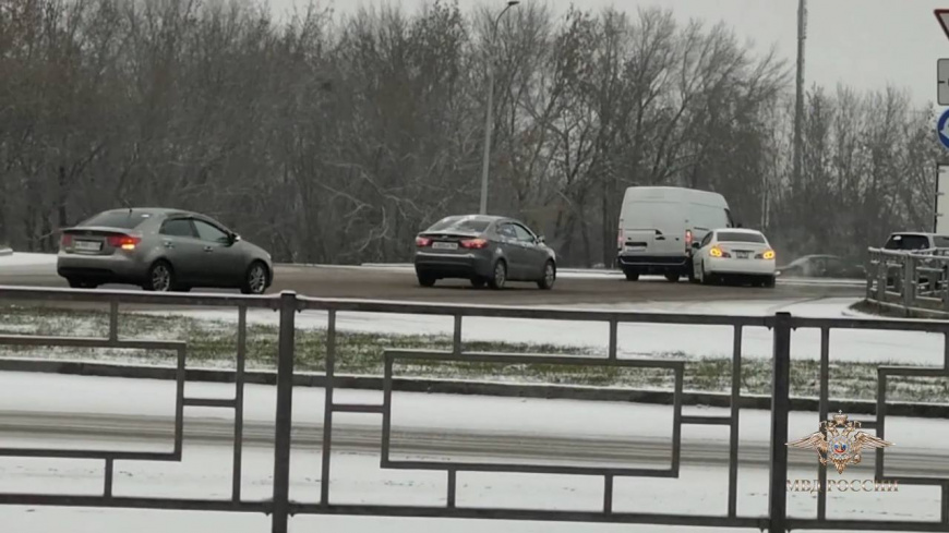 В Барнауле полицейскими задержаны подозреваемые в мошенничестве в сфере автострахования