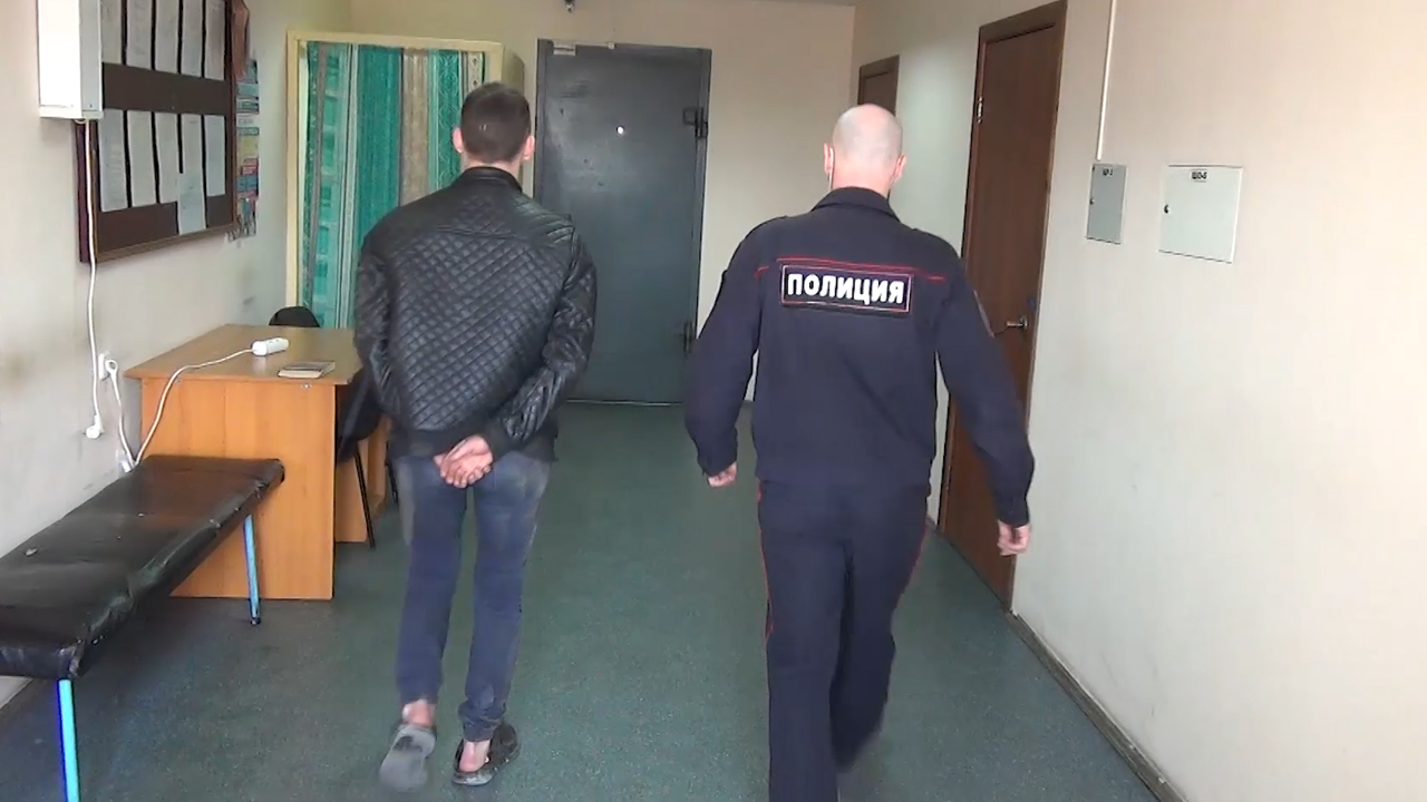 Во Владивостоке сотрудники ДПС со стрельбой задержали нетрезвого автомойщика