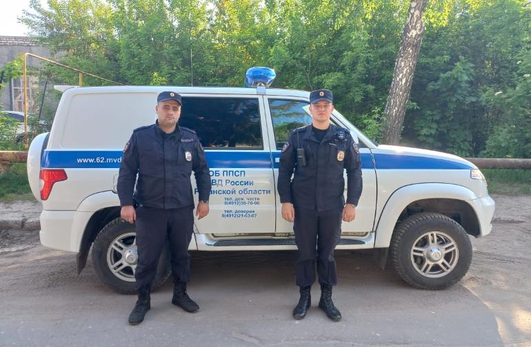 В Рязани сотрудники ППСП оказали своевременную помощь водителю, которому стало плохо за рулём