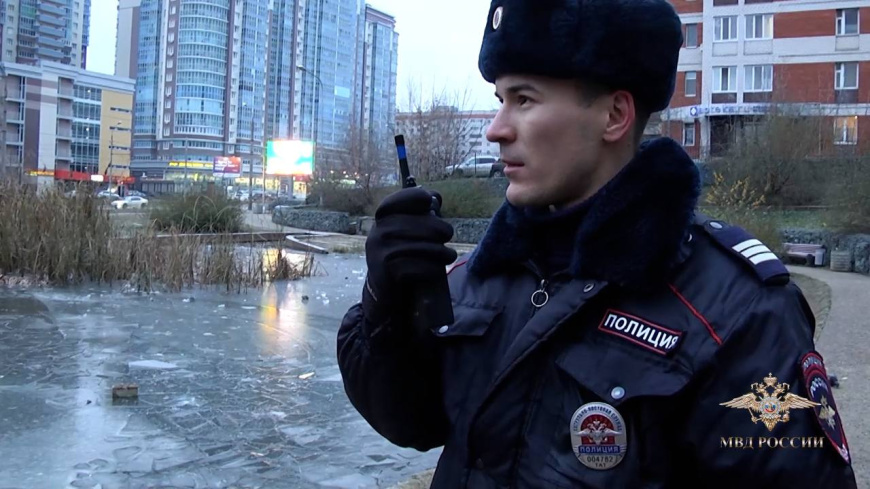 В Казани сотрудник полиции принял участие в спасении двоих малолетних детей, тонувших в пруду