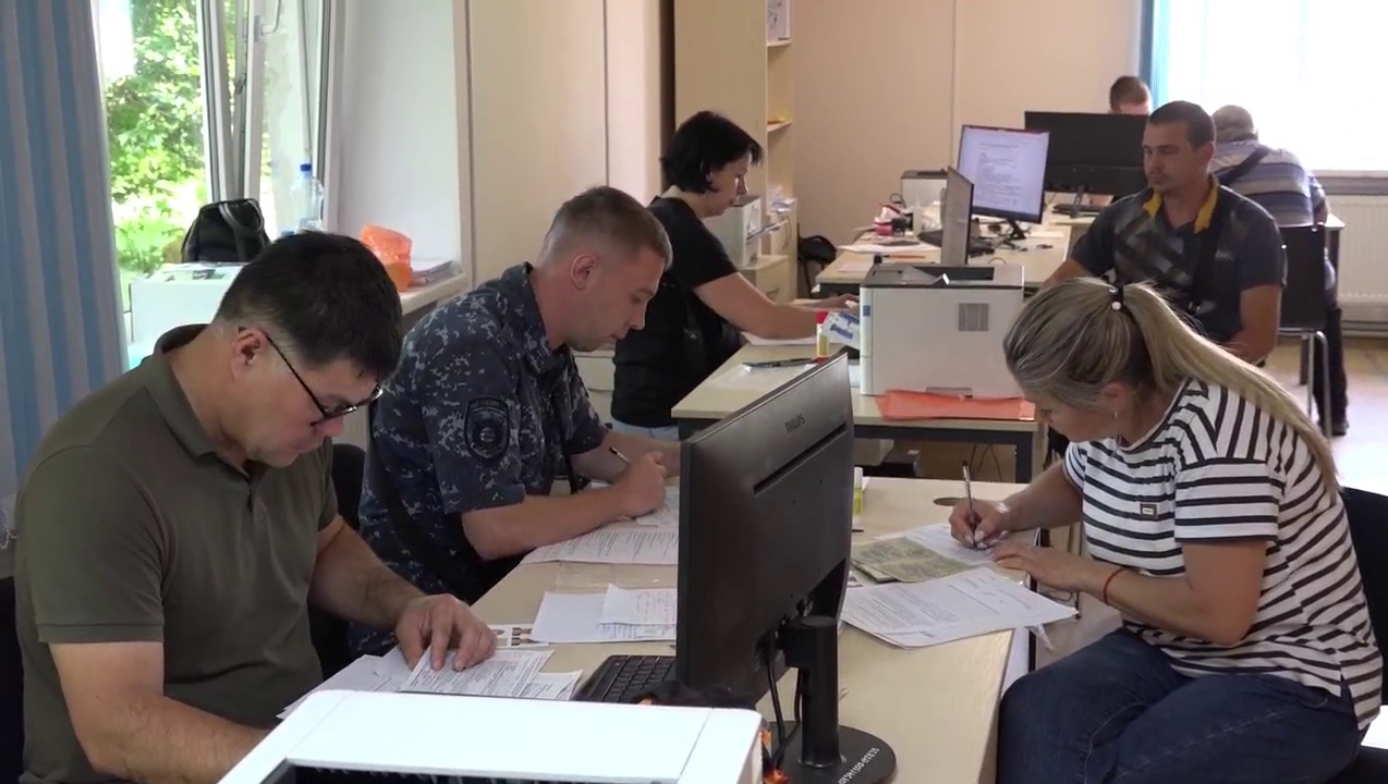 В Запорожской области выездные группы полиции продолжают работу по паспортизации местных жителей