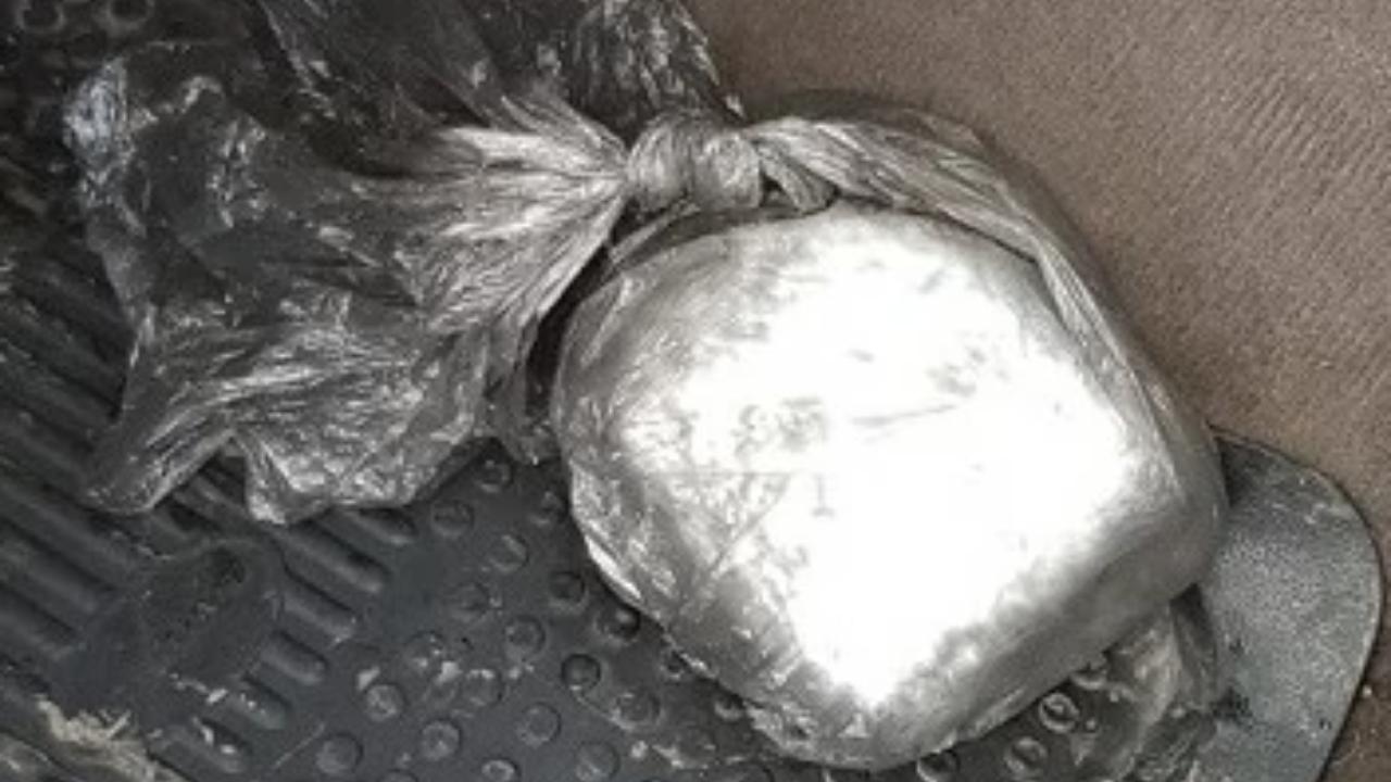 Новокузнецкие сыщики пресекли канал поставок курительных миксов в Кузбасс
