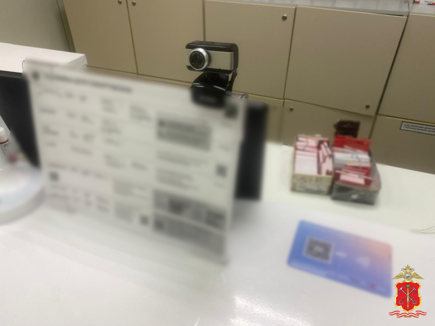 Полиция Санкт-Петербурга уличила работницу салона сотовой связи в продаже данных абонентов