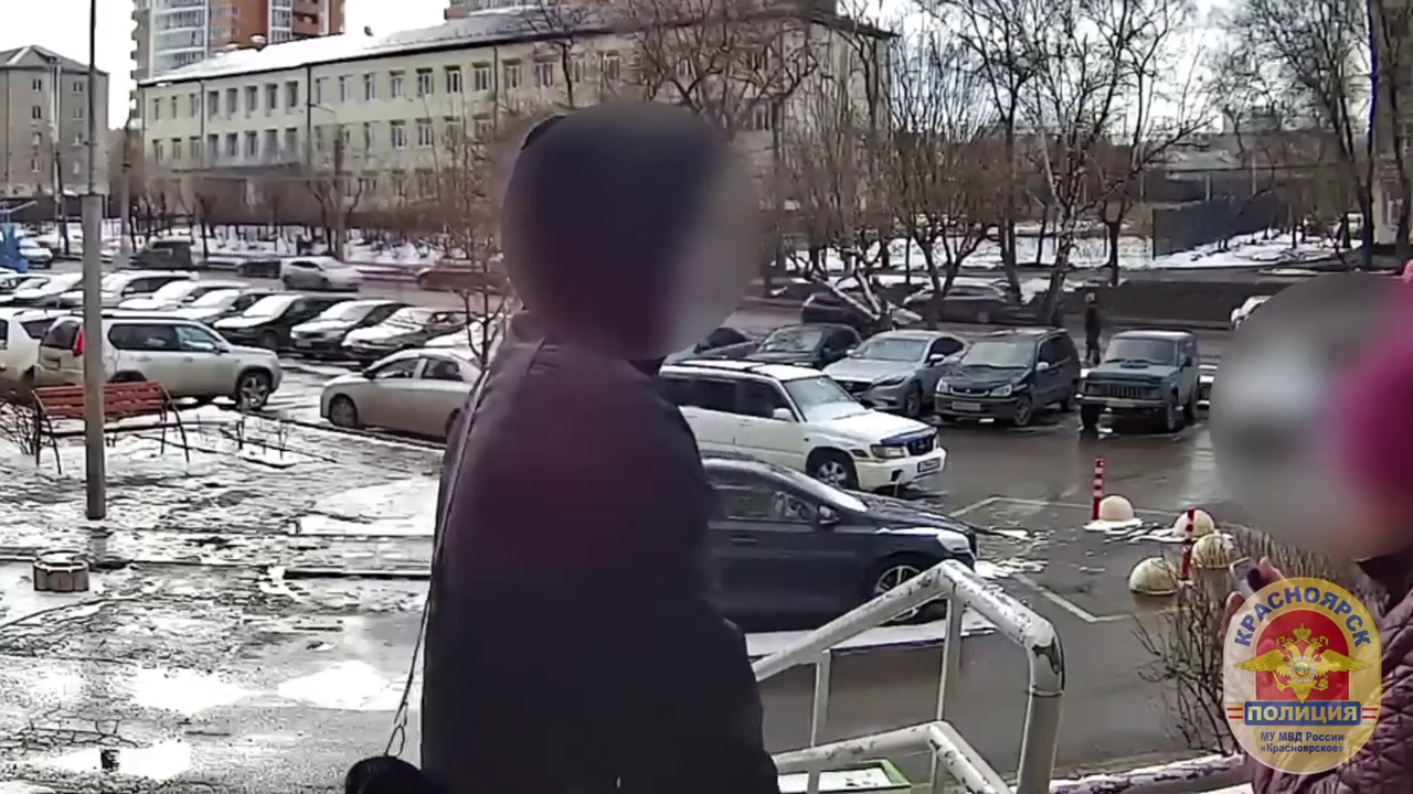 В Красноярске осудят курьера аферистов за хищение 5,3 млн рублей у семи пенсионеров и легализацию денег