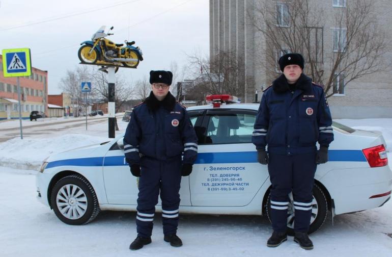 В Красноярском крае полицейские доставили в больницу мужчину с приступом эпилепсии