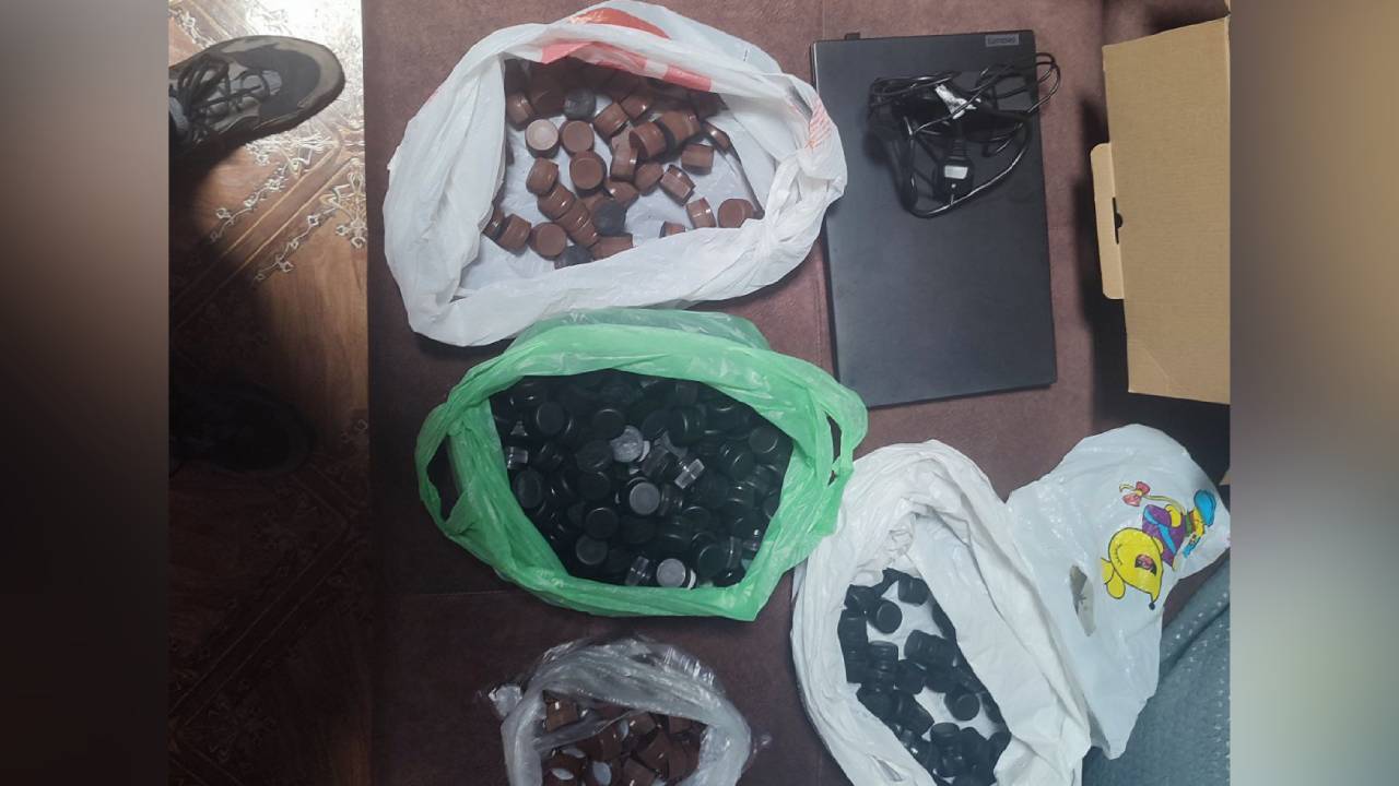 В Челябинской области задержаны два наркосбытчика, прятавшие мефедрон в пластиковые крышки от бутылок