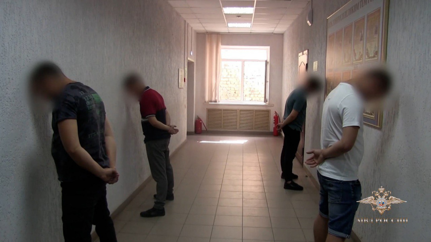 В Саратовской области задержаны подозреваемые в мошенничестве по ремонту окон