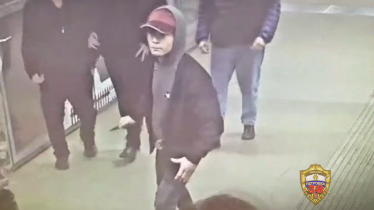 Полицейские столичного метро задержали 18-летнего подозреваемого в причинении тяжкого вреда здоровью