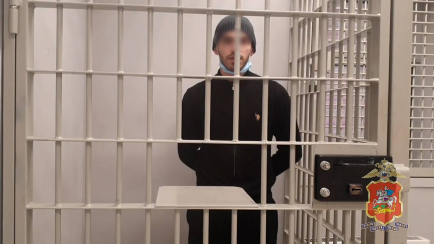 Подмосковные полицейские в Иркутске задержали подозреваемого в телефонном мошенничестве