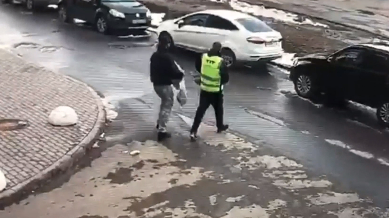 Столичные полицейские задержали подозреваемых в краже лифтового оборудования