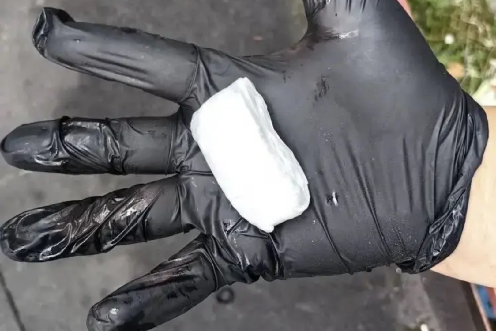 В Томске полицейские задержали троих работников наркомаркета, сбывавших мефедрон, гашиш и «соль»