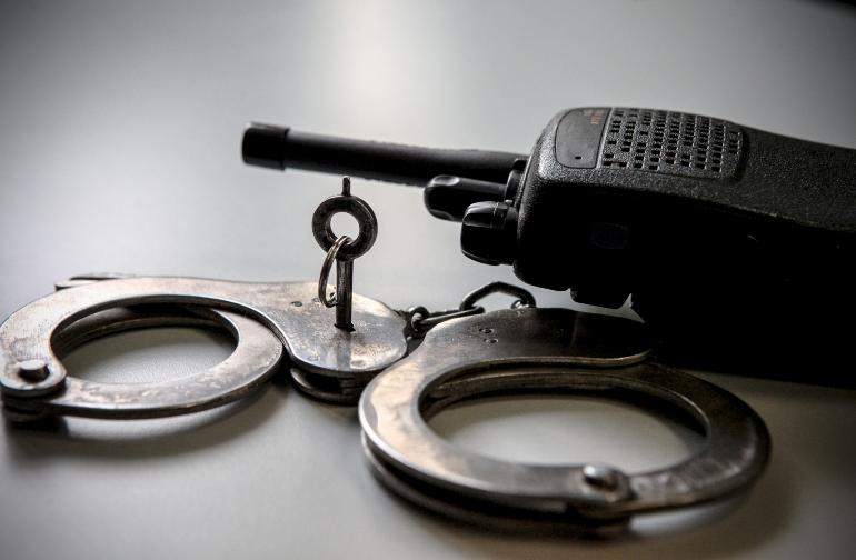 В Белгородской области сотрудники полиции по горячим следам задержали ранее судимого домушника