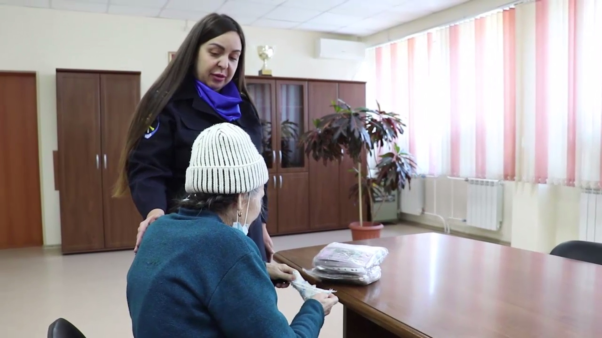 Полиция Красноярска вернула пенсионерке похищенные у неё двумя аферистками 1,7 млн рублей