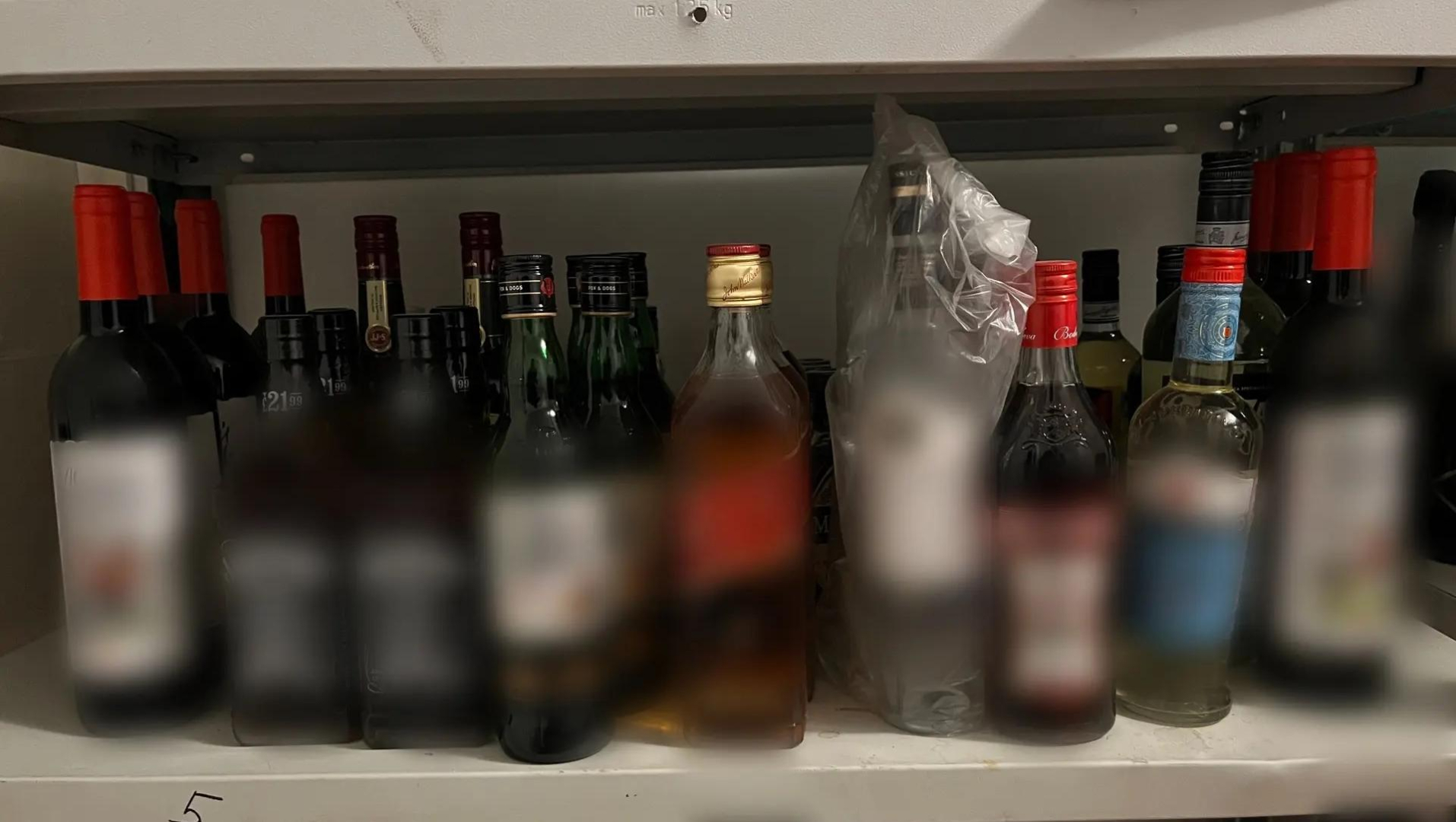 В Якутске полицейскими пресечена нелегальная торговля алкоголем с круглосуточной доставкой на дом