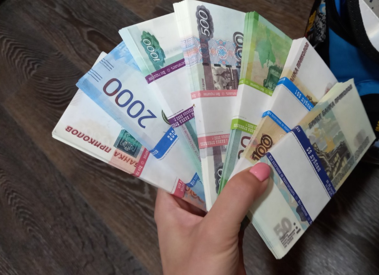В Самаре будут судить кассира банка за присвоение 570 тысяч рублей, которыми она погасила свои кредиты