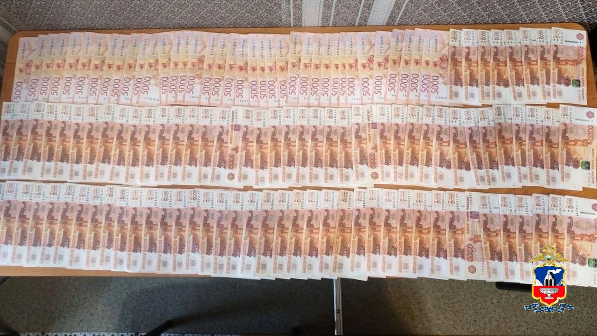 В Алтайском крае в следственный изолятор помещён посредник хищения 1 млн рублей у вдовы участника СВО