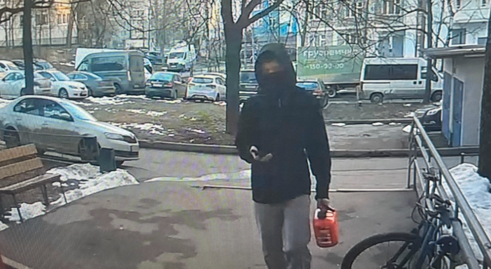 Полиция установила причастность 14-летнего школьника к поджогу входной двери одной из столичных квартир