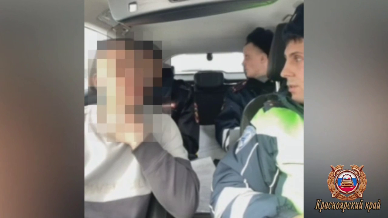 В Красноярском крае нетрезвый водитель Porsche, устроивший ДТП с машиной ДПС, арестован на 9 суток