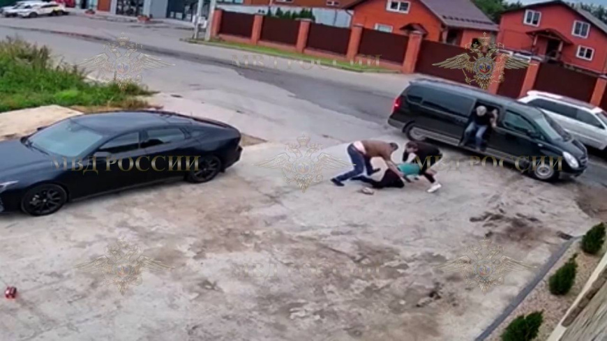 Полицейские освободили похищенного предпринимателя и задержали подозреваемых в преступлении