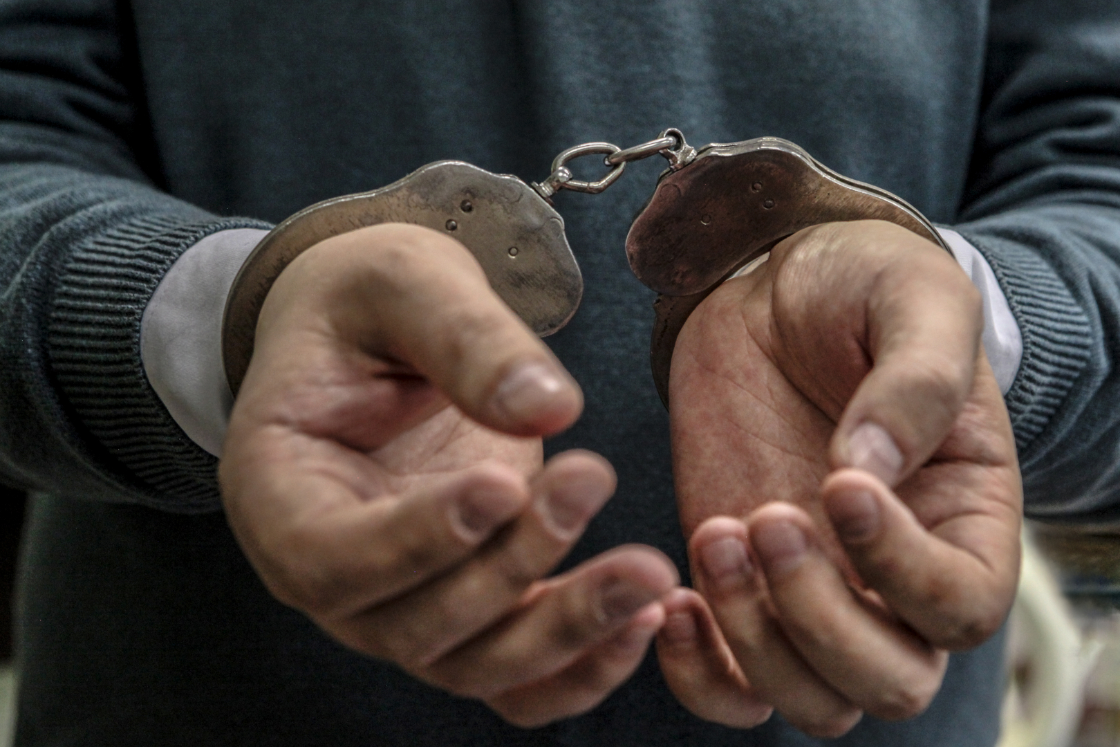 Оперативники Карелии установили и задержали поставщика наркотиков на территорию региона