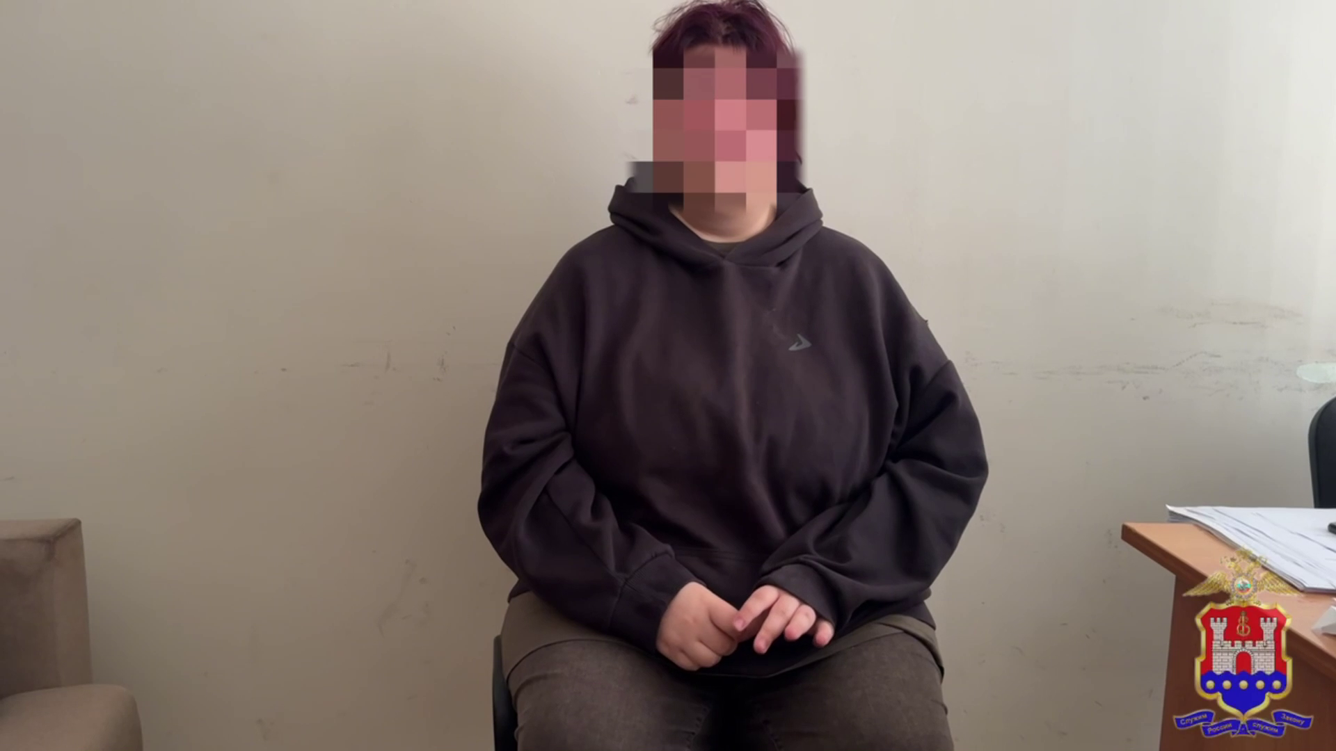 Студентка из Калининграда уличена полицией в работе на телефонных мошенников в качестве курьера