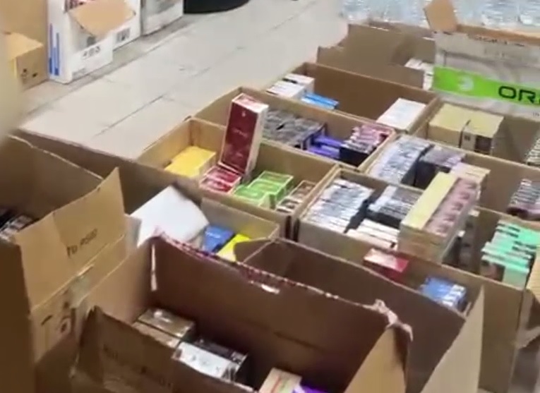 В Тольятти сотрудники полиции изъяли у бизнесмена свыше 11 тысяч пачек немаркированных сигарет