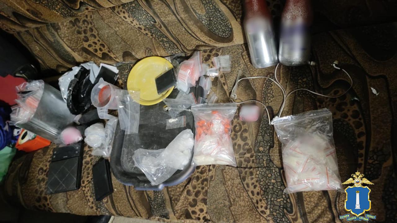 В Ульяновске сотрудники полиции ликвидировали онлайн-наркомаркет, задержав двух его организаторов