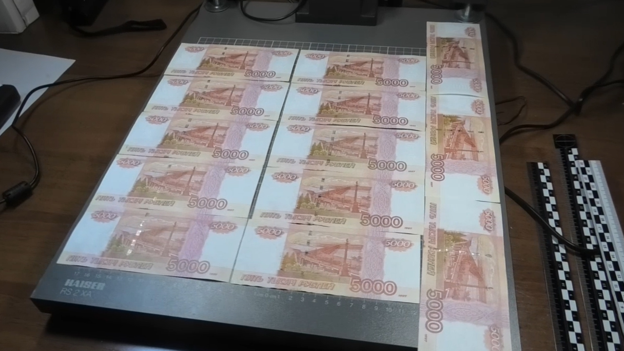 В Иркутске задержан мужчина, расплатившийся со студенткой за телефон фальшивыми деньгами