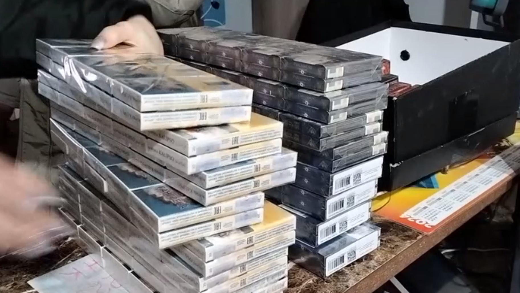 В Бугуруслане Оренбургской области полицейскими изъята крупная партия безакцизных сигарет