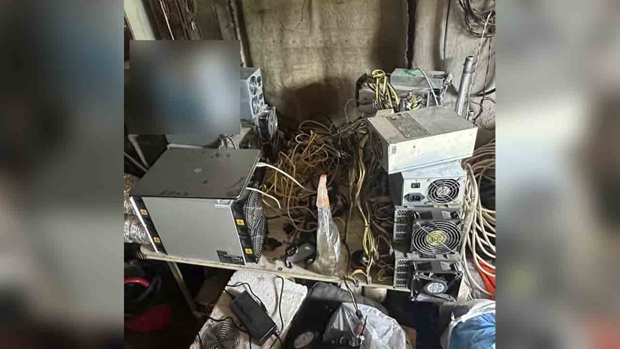 Полиция Якутска выявила подпольную майнинг-ферму, подключённую к электросети в обход приборов учёта